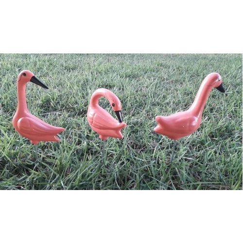 Enfeite de Jardim - Kit com 3 Flamingos em Cerâmica